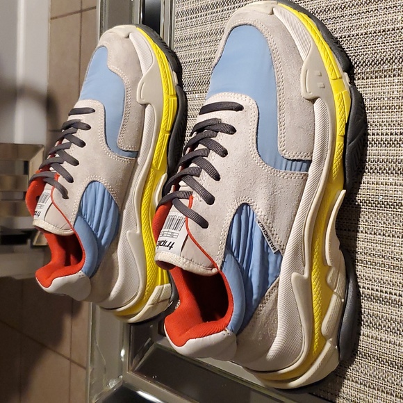 BALENCIAGA Triple S - Picture 4 of 10